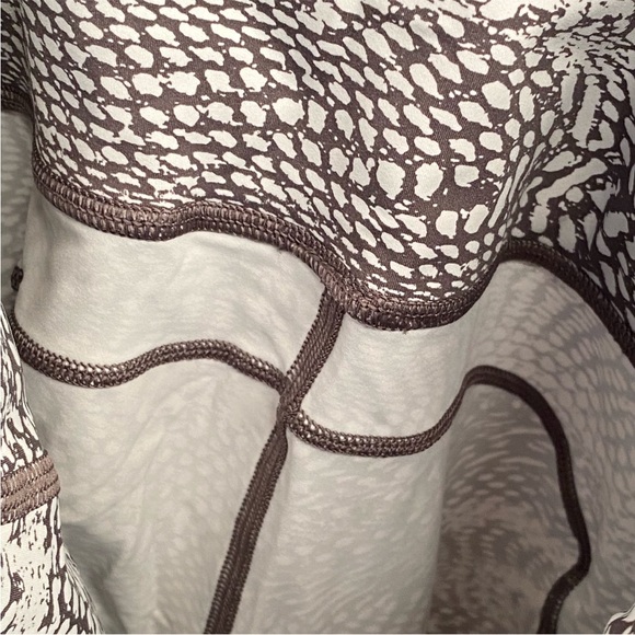 Lululemon fast & free white grey print high waisted side pockets leggings - Picture 6 of 8